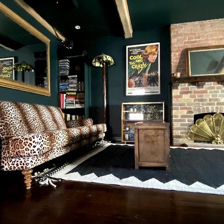 Black Tile Cottage 刘易斯 外观 照片
