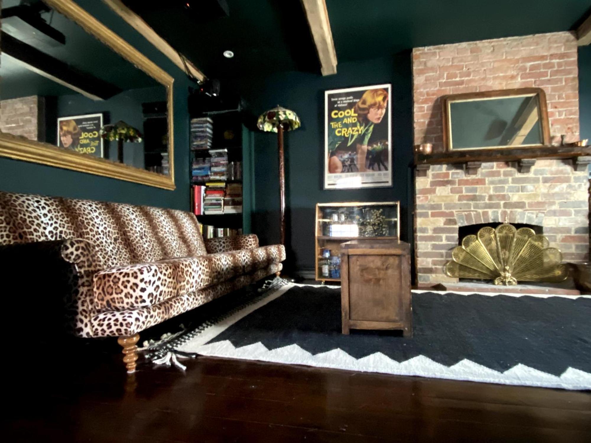 Black Tile Cottage 刘易斯 外观 照片