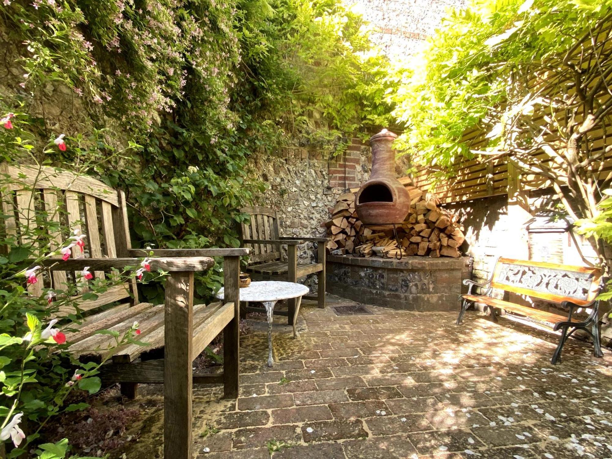 Black Tile Cottage 刘易斯 外观 照片