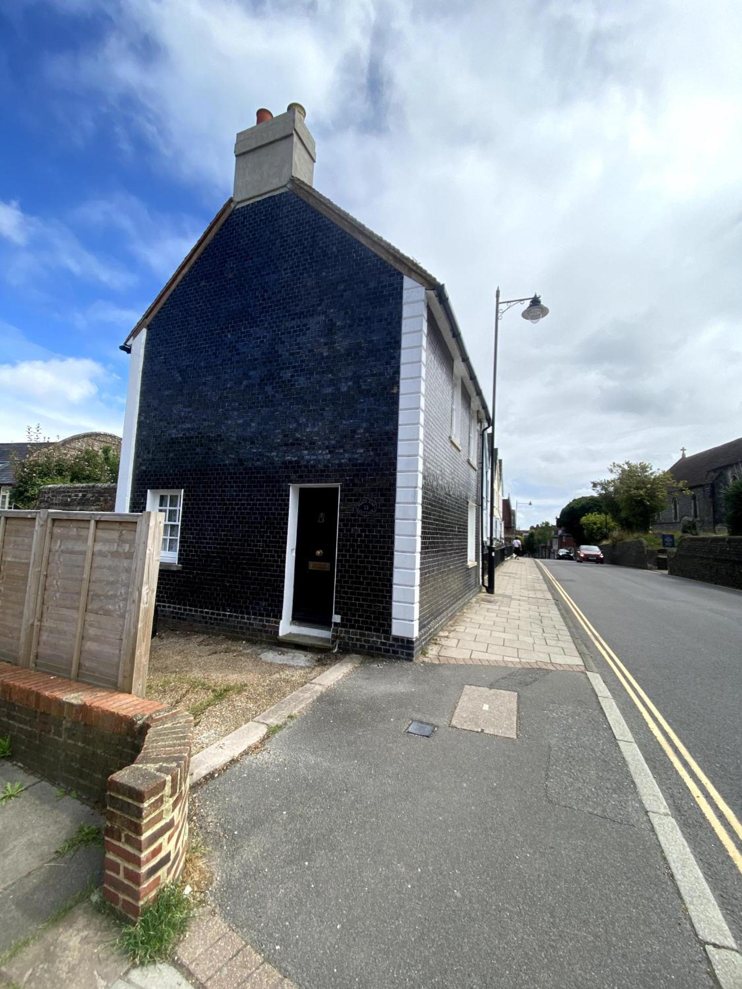 Black Tile Cottage 刘易斯 外观 照片