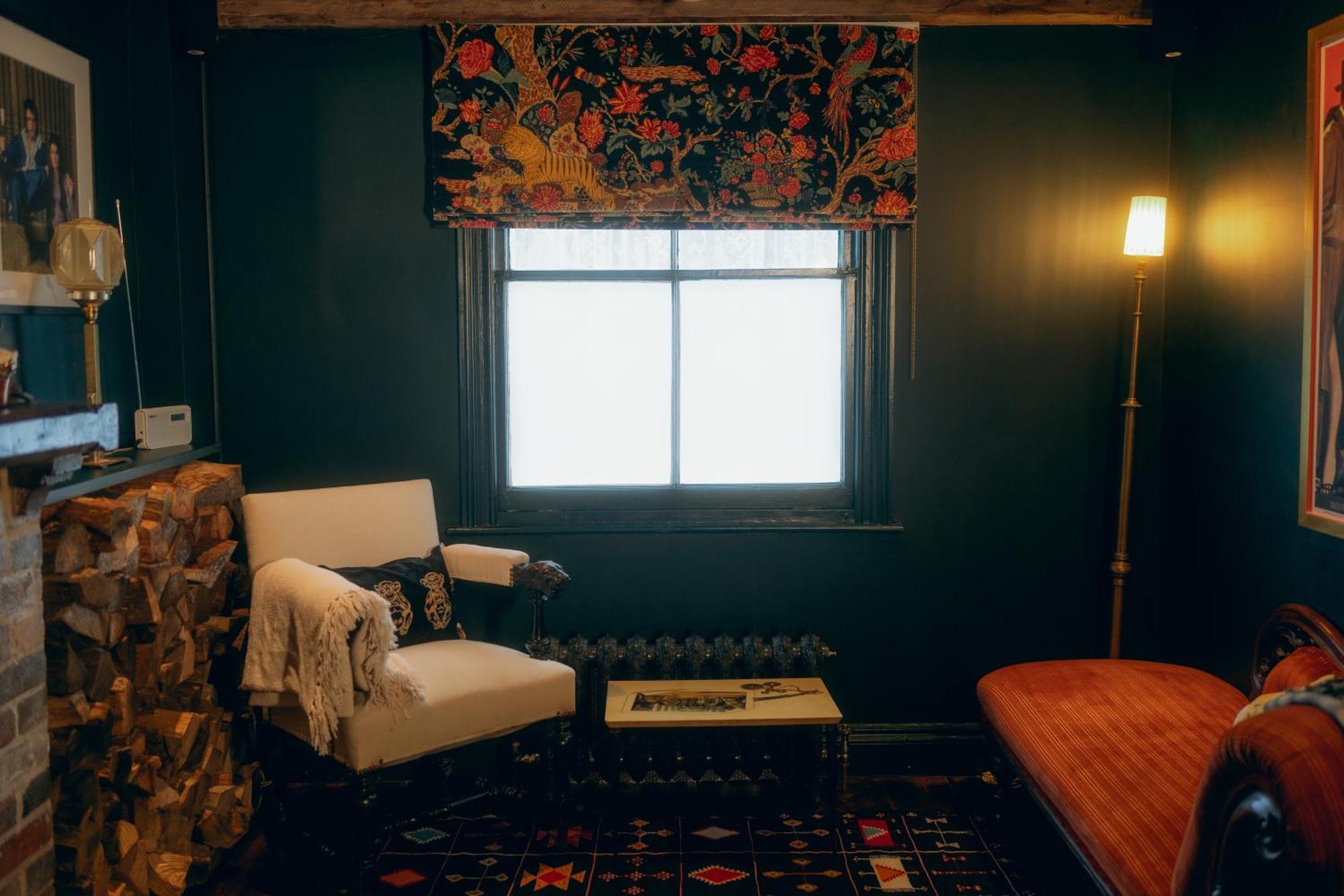 Black Tile Cottage 刘易斯 外观 照片